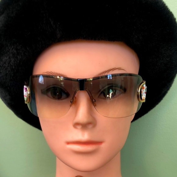 Gucci Sunglasses - Picture 3 of 7